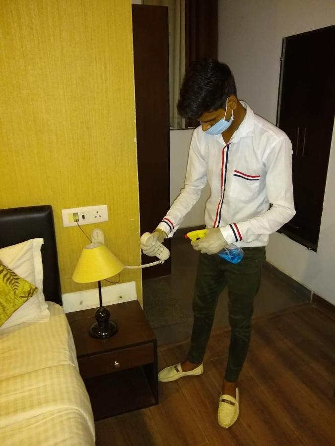 Airport Hotel Tashree Neu-Delhi Exterior foto