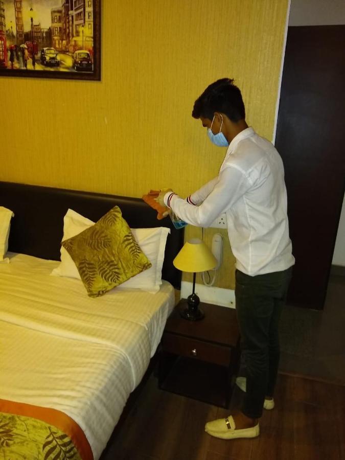 Airport Hotel Tashree Neu-Delhi Exterior foto
