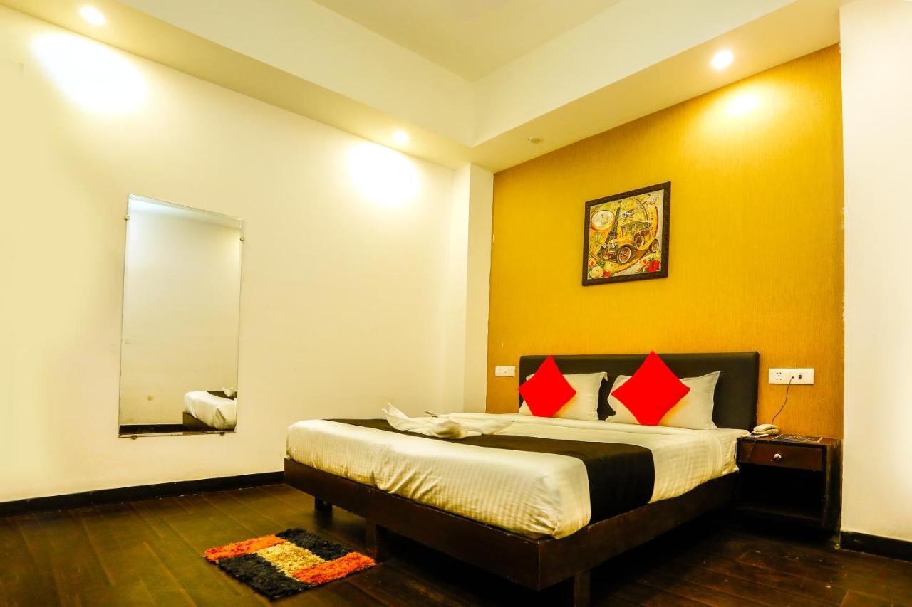 Airport Hotel Tashree Neu-Delhi Exterior foto