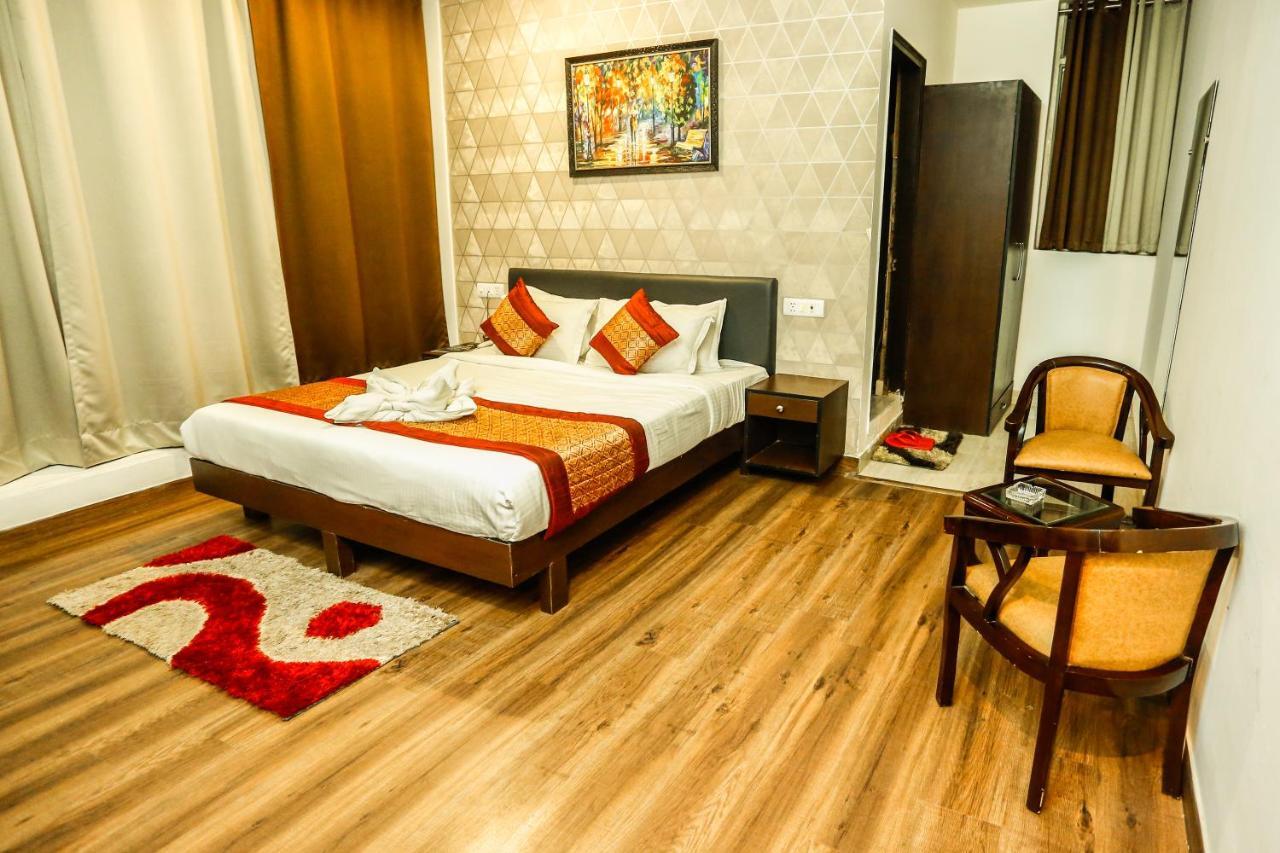 Airport Hotel Tashree Neu-Delhi Exterior foto