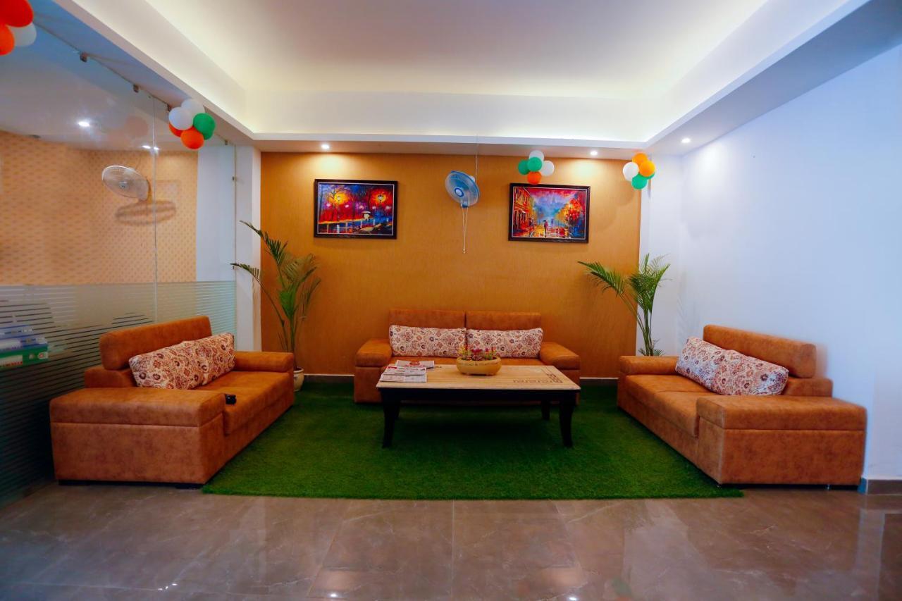 Airport Hotel Tashree Neu-Delhi Exterior foto