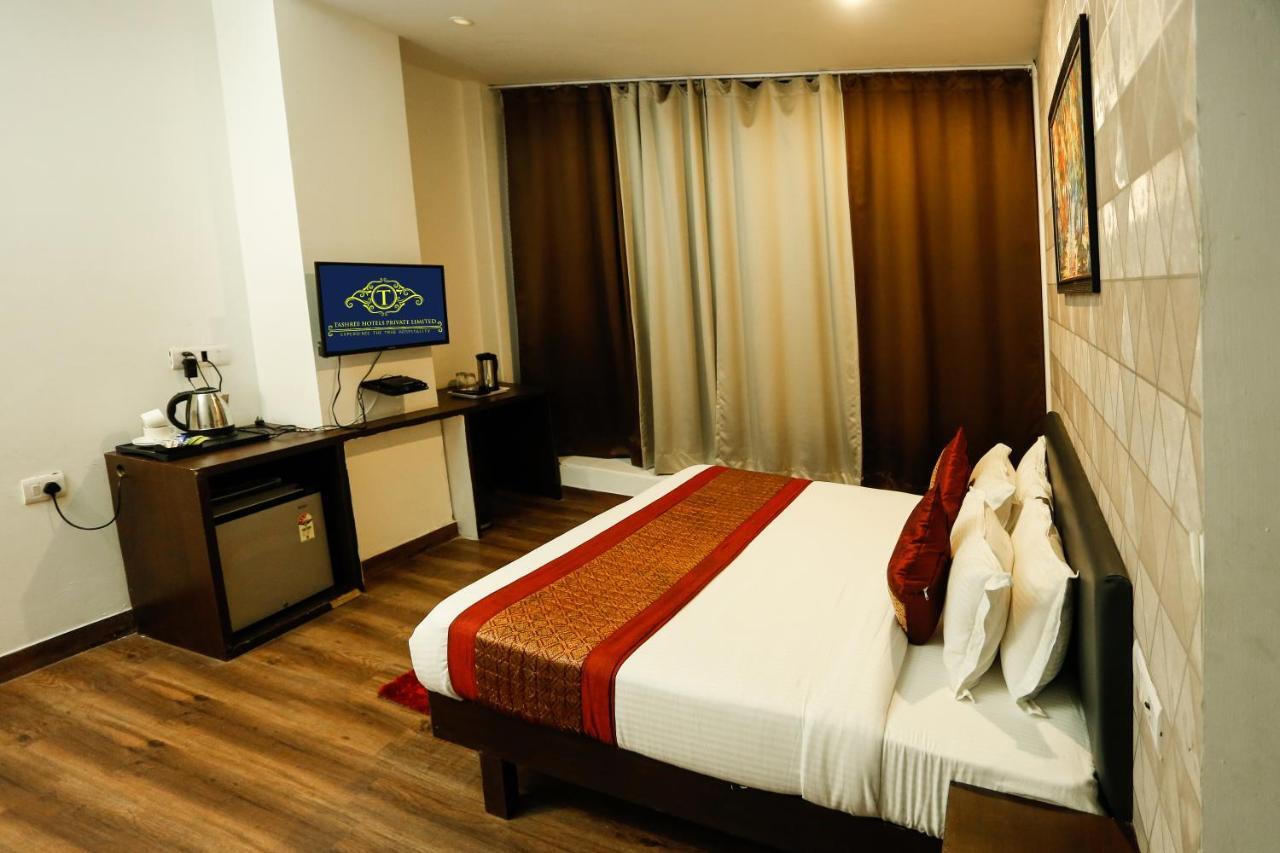 Airport Hotel Tashree Neu-Delhi Exterior foto